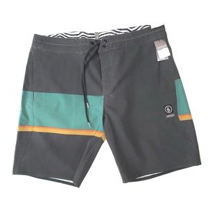 Volcom 3 Quarta Stoney Board shorts